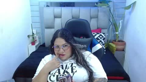 evelin zaens online show from May 11, 5:47 am