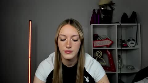 evelynblond online show from May 13, 12:59 pm