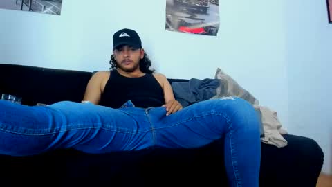 favid95 online show from May 13, 8:51 pm