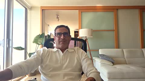 Miami Persian online show from October 31, 7:25 pm