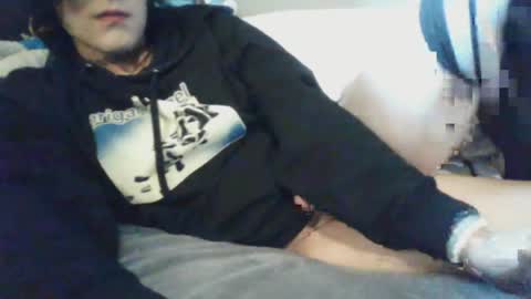 femboy42u online show from July 17, 9:17 pm