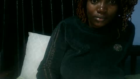 firegal02 online show from June 19, 2:39 am