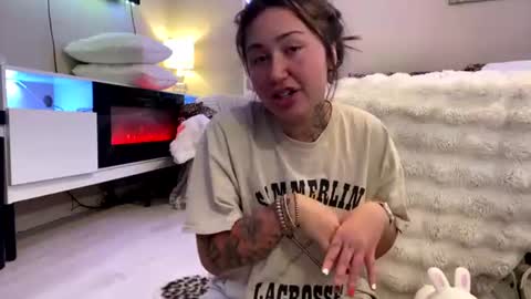 Roxy online show from July 2, 12:43 pm