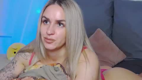 Foxy Kimmi online show from June 14, 5:53 am