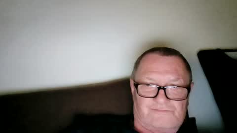 Wolfi online show from June 14, 5:53 am