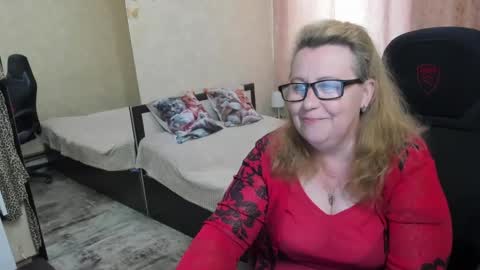 FrauMartha online show from May 7, 12:45 pm