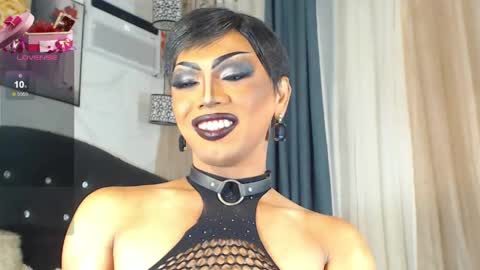 FREAKY ZIZI online show from May 5, 10:04 pm