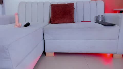 Freya online show from May 26, 1:50 pm