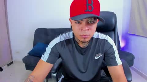 freyva_ online show from July 8, 6:22 pm