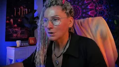Frida Tander online show from June 5, 5:35 am