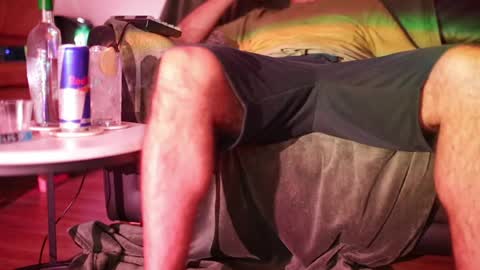 The Chillest Daddy online show from June 6, 9:09 pm