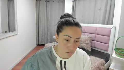 gabriela online show from June 11, 5:11 pm