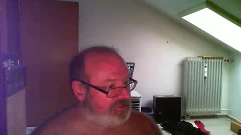 gbstoni online show from June 9, 1:44 pm