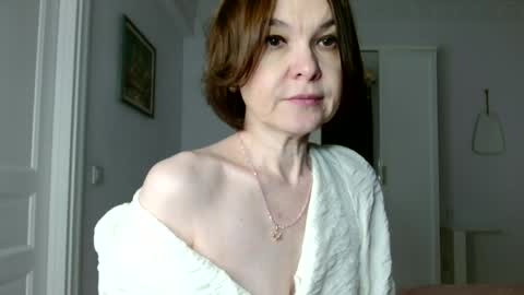 Elena online show from May 13, 2:05 pm