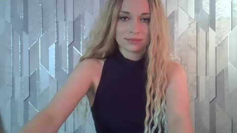 gina_helly online show from July 25, 8:23 am