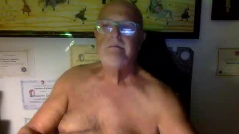 giutomma930394 online show from July 2, 12:30 am