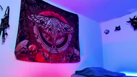 NYX online show from May 15, 11:12 pm