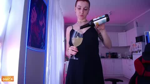 Elpis Foxter online show from June 5, 3:35 am