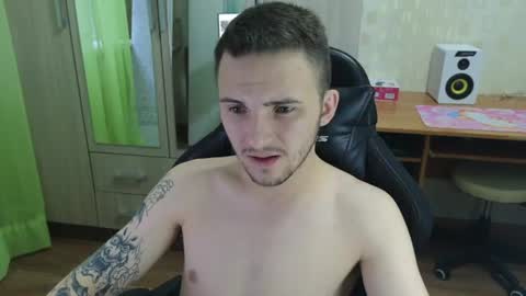 Golden boyyy21 online show from July 22, 2:41 pm
