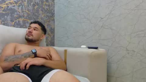 groupbisex1 online show from April 23, 10:11 pm