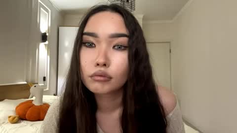 Alana online show from May 11, 1:18 pm