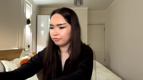 Alana online show from May 15, 2:02 pm