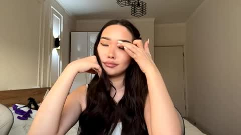 Alana online show from May 17, 1:20 pm