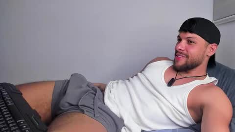 Independent       model  online show from May 23, 12:39 am