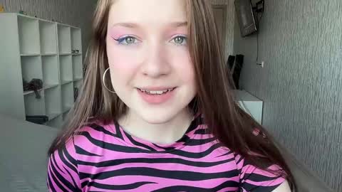 hanna_webber online show from June 1, 8:26 am