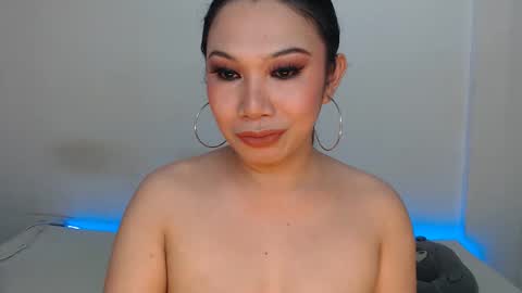 Hannah online show from May 22, 4:30 am
