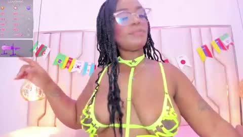 hannagatess1 online show from July 7, 1:51 am