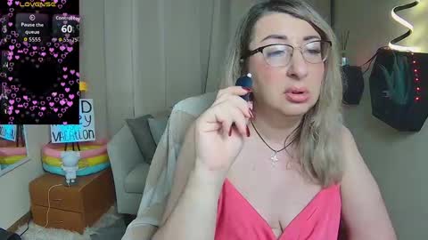 helenenigma online show from May 30, 6:39 pm