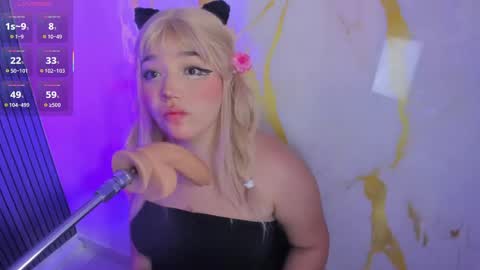 hinata_dolly online show from May 20, 11:49 am