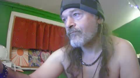 hippiedad333 online show from May 28, 6:22 am