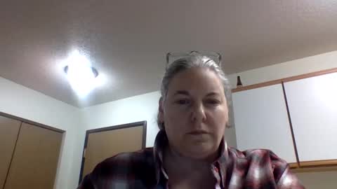 hippysnewhere online show from May 17, 3:54 pm