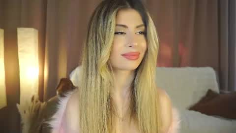 Moni Monica online show from July 8, 8:07 am