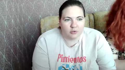 HollyXEva online show from May 16, 9:50 am