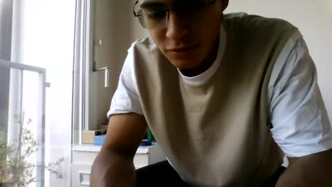 juan chard homme online show from June 14, 8:49 am
