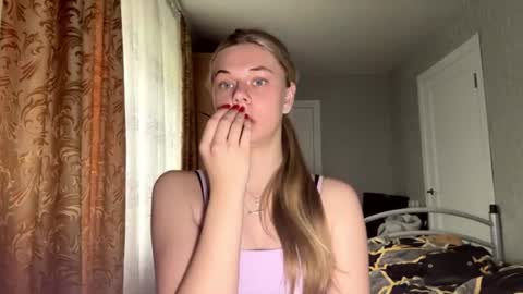 Klara online show from June 26, 9:59 am