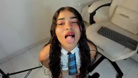 honeyht online show from June 15, 12:41 pm