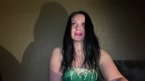 honeyvibe26 online show from June 14, 8:00 pm