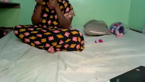 horny_lunah online show from May 19, 1:56 am