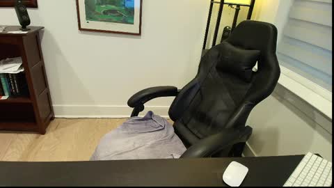 hornynthick70 online show from May 15, 11:12 pm
