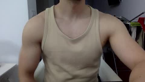hornyspaniard93 online show from May 24, 7:20 pm