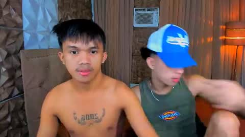 hornytwinkx69 online show from July 20, 4:09 pm