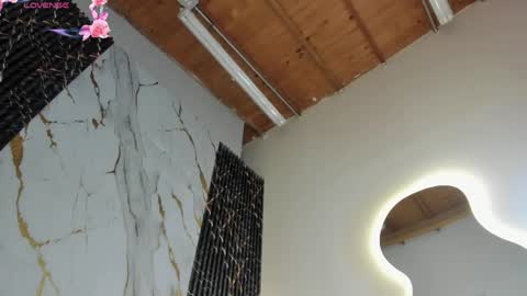 hot__genesis online show from May 4, 1:28 pm