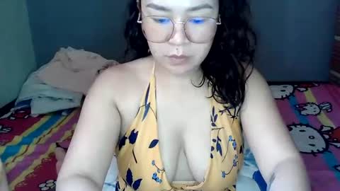 hot_emma1112 online show from July 16, 2:04 am