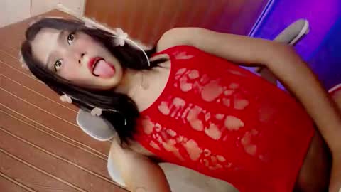 hot_olivia69 online show from March 20, 5:23 am