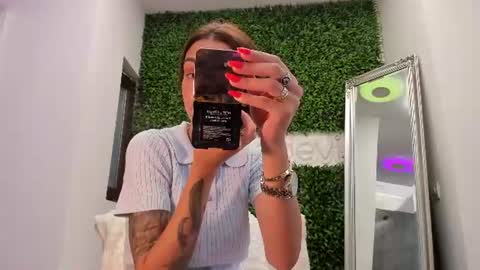 hotfallingdevil online show from July 11, 3:44 am