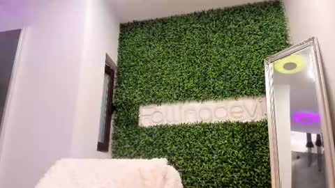 hotfallingdevil online show from July 13, 4:05 am